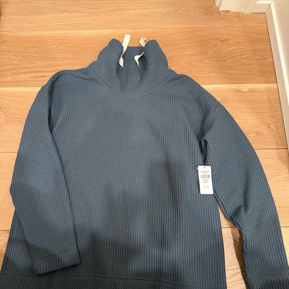 LL BEAN sz MP Blue thermal cowl neck top
